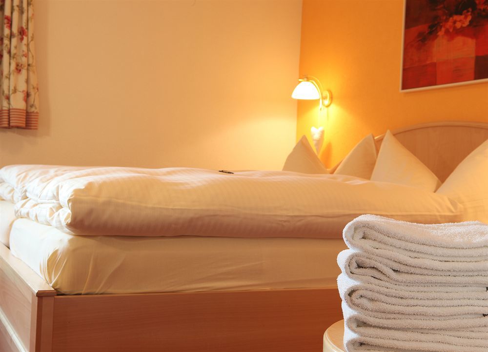 Die Lilie / Hotel Garni 罗伊特 外观 照片