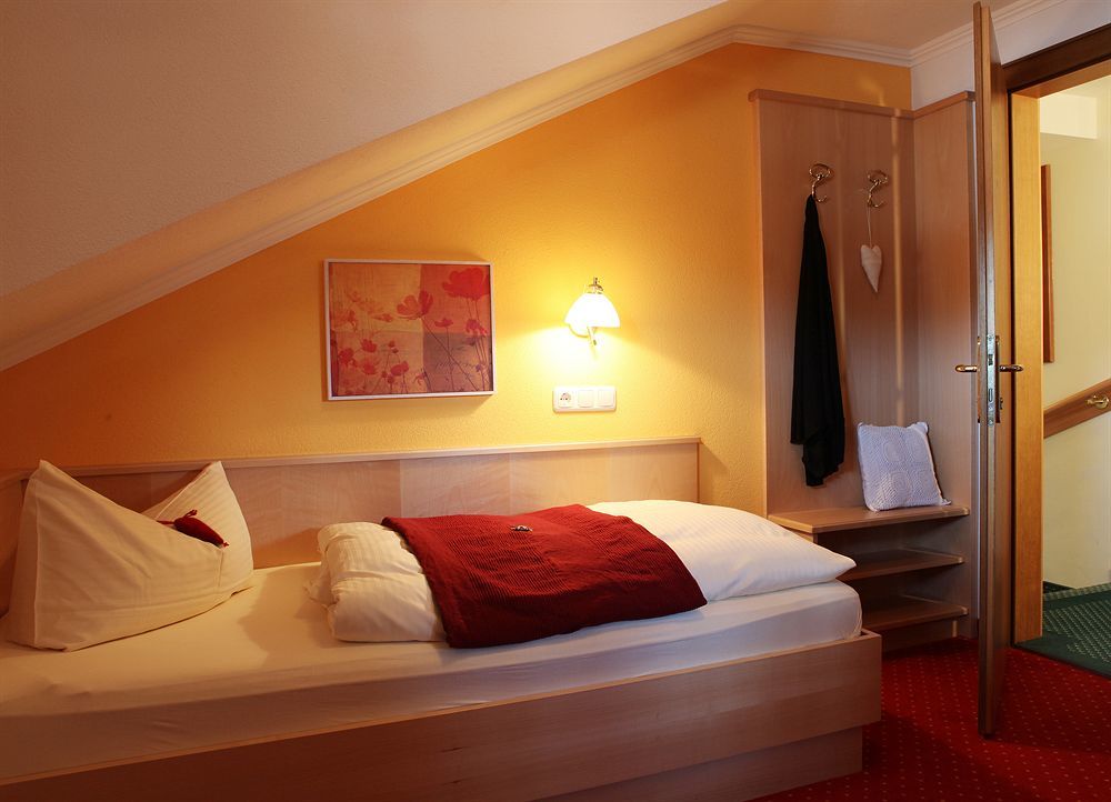 Die Lilie / Hotel Garni 罗伊特 外观 照片